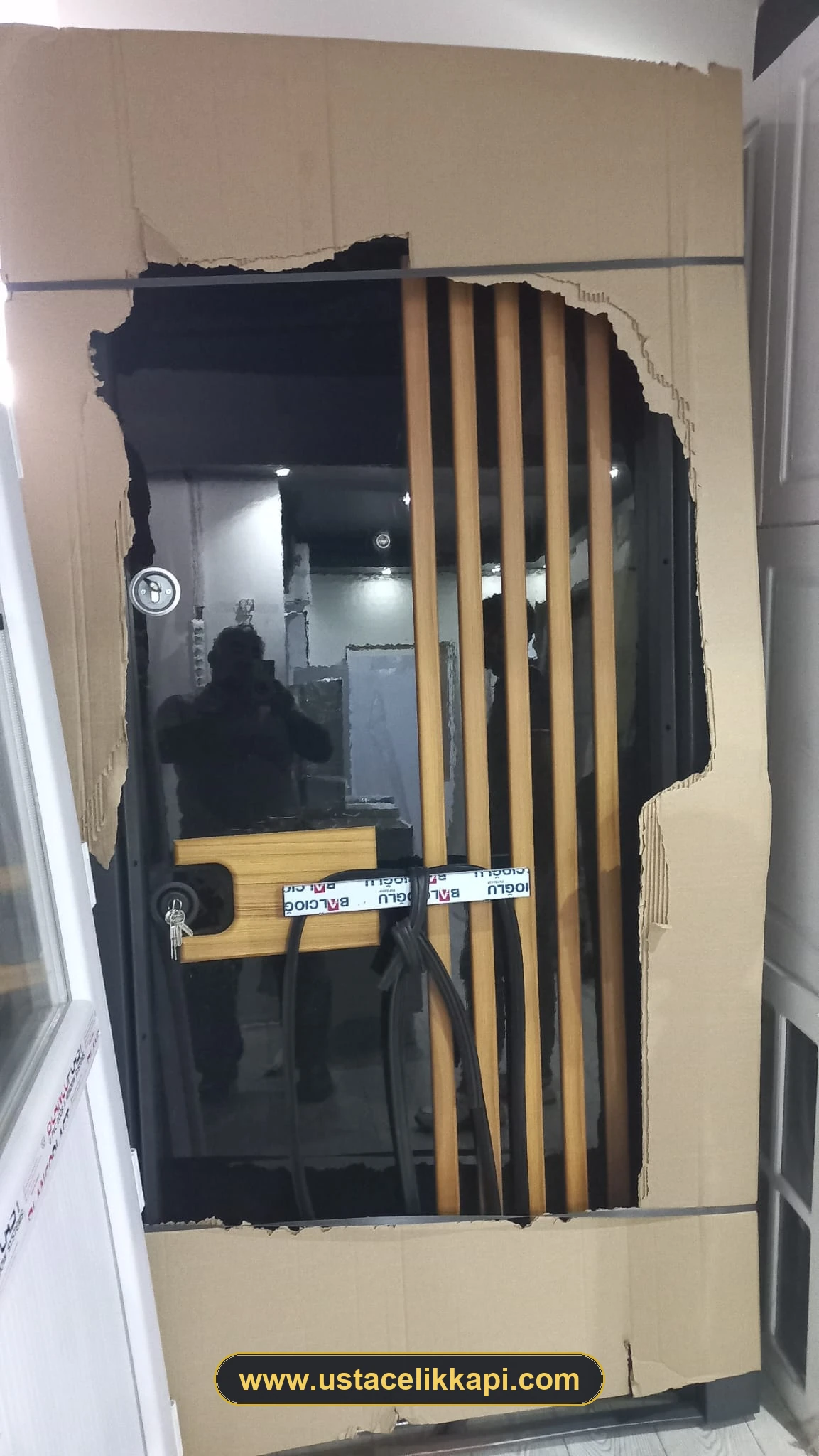 USTA Lüks Antrasit Monoblok Seri - Model #1 İstanbul Çelik Kapı Satış & Garantili Montajı