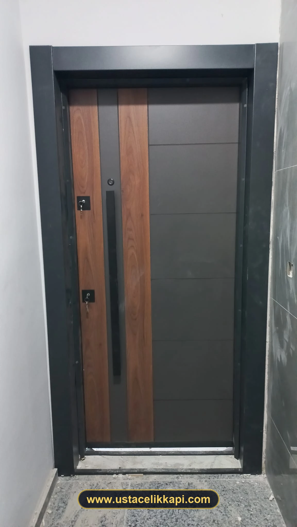 USTA Elite Çift Renk Daire Kapısı - Model #6 İstanbul Çelik Kapı Satış & Garantili Montajı